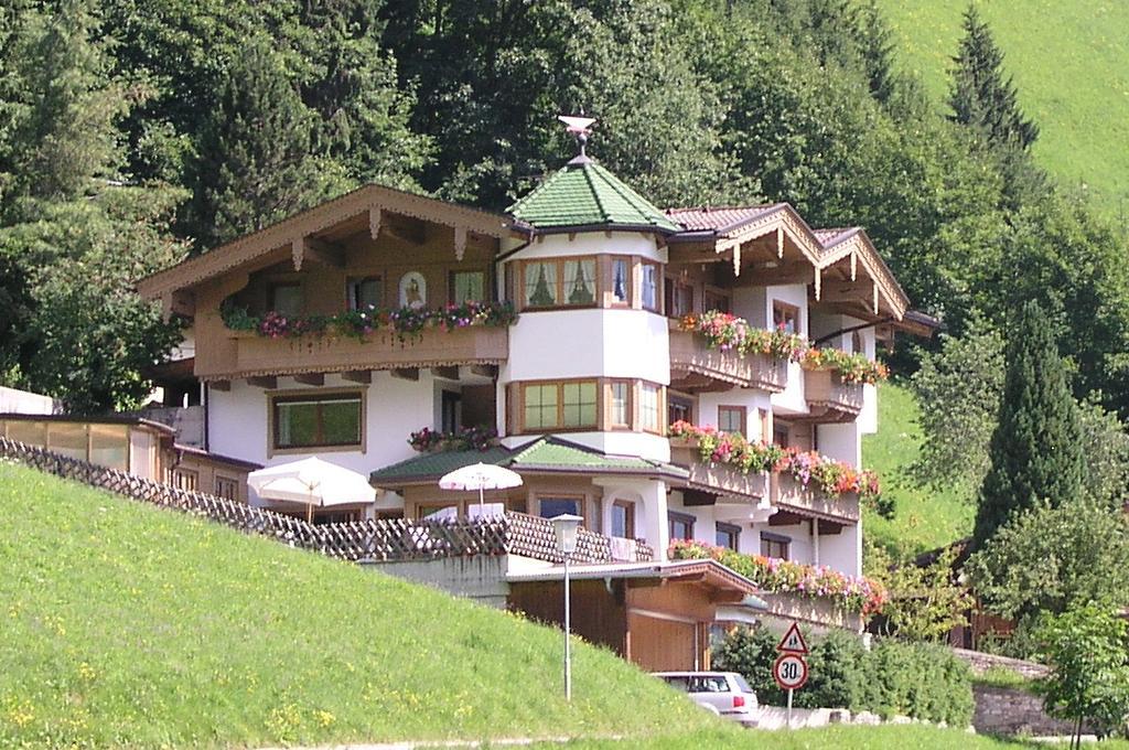 Haus Am Sonnenhang Finkenberg Kültér fotó